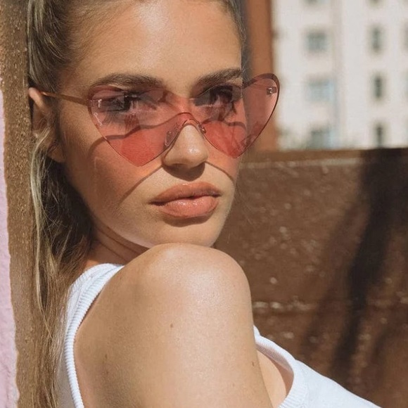 SALE ! Rare OTRA hearts on fire sunglasses 💕 - Picture 2 of 5